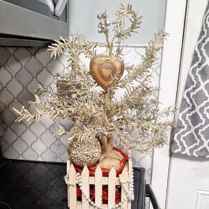 Gold and Silver Valentines Tree & Decoration